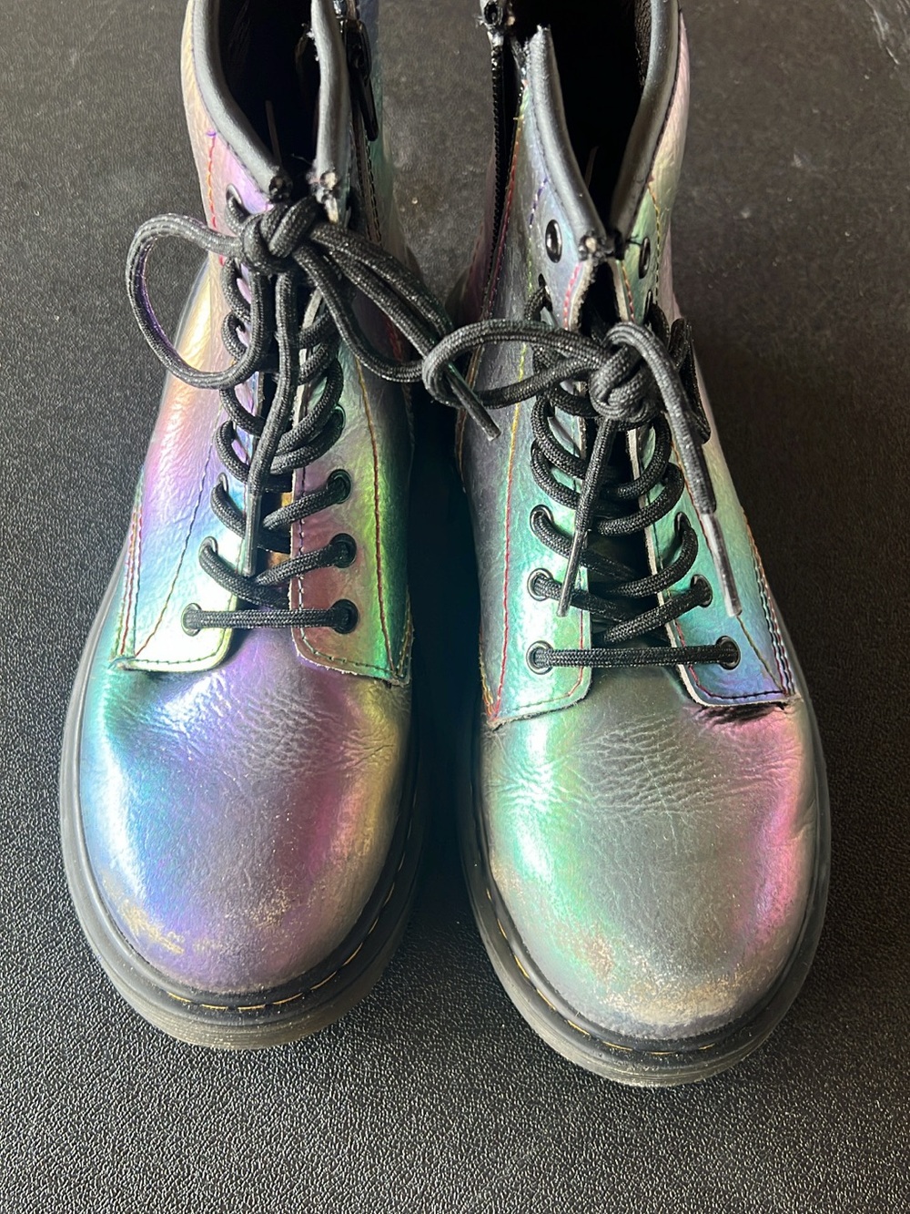 Dr. Martens Holographic Lace-Up Ankle Boots - Iridescent Green/Purple